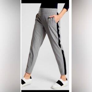 Athleta Brooklyn Plaid Ankle Pant Black White Plaid Pull On Style sz 2